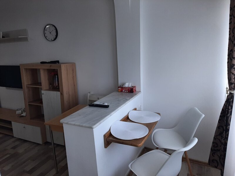 Metrou Favorit, garsoniera