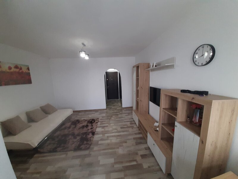 Metrou Favorit, garsoniera