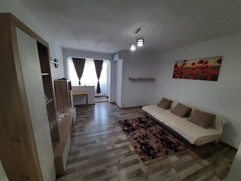 Metrou Favorit, garsoniera