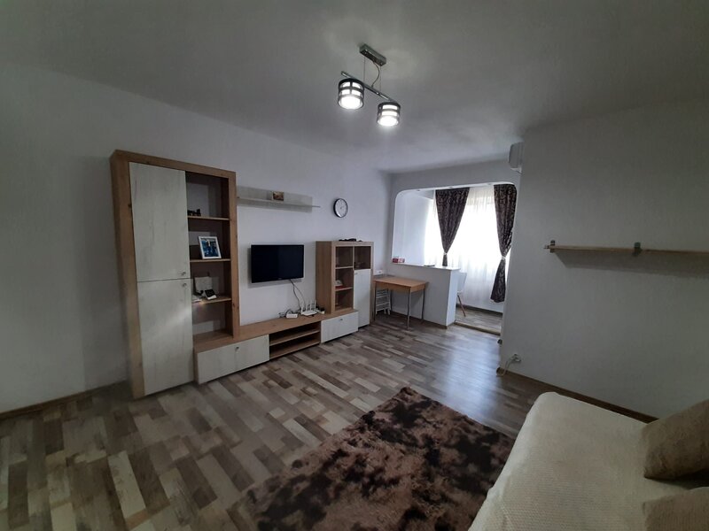 Metrou Favorit, garsoniera