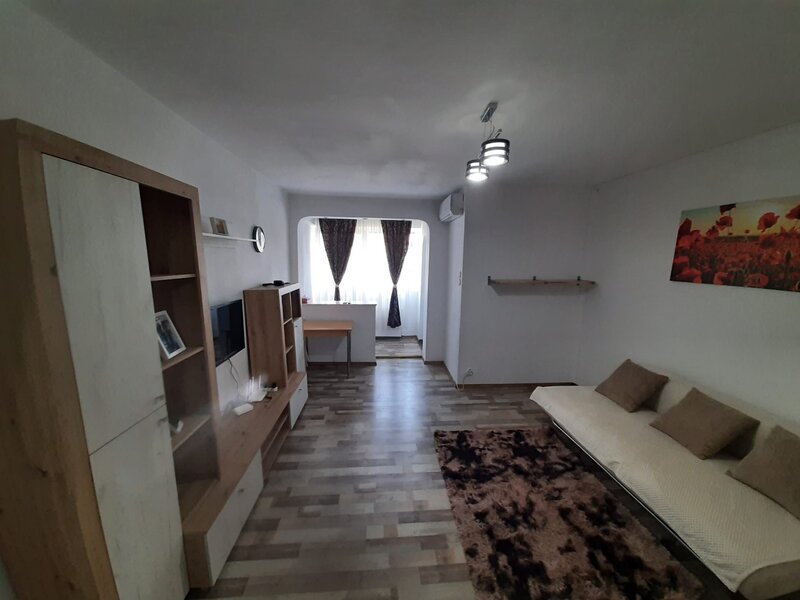 Metrou Favorit, garsoniera