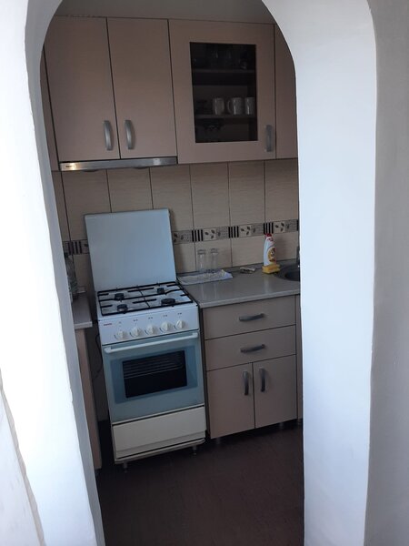 Metrou Favorit, garsoniera