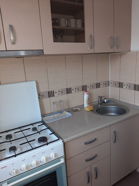 Metrou Favorit, garsoniera